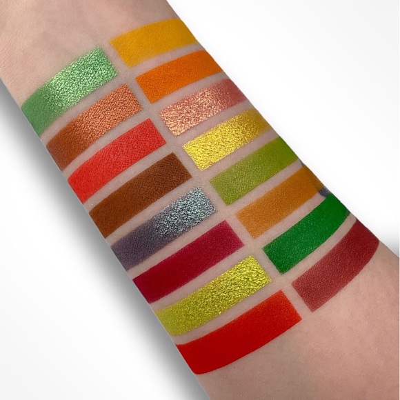 🎁 EXTREME BLOWOUT🎁‼️LAST ONE‼️🆕🍔 Glamlite Burger Palette - Picture 9 of 15